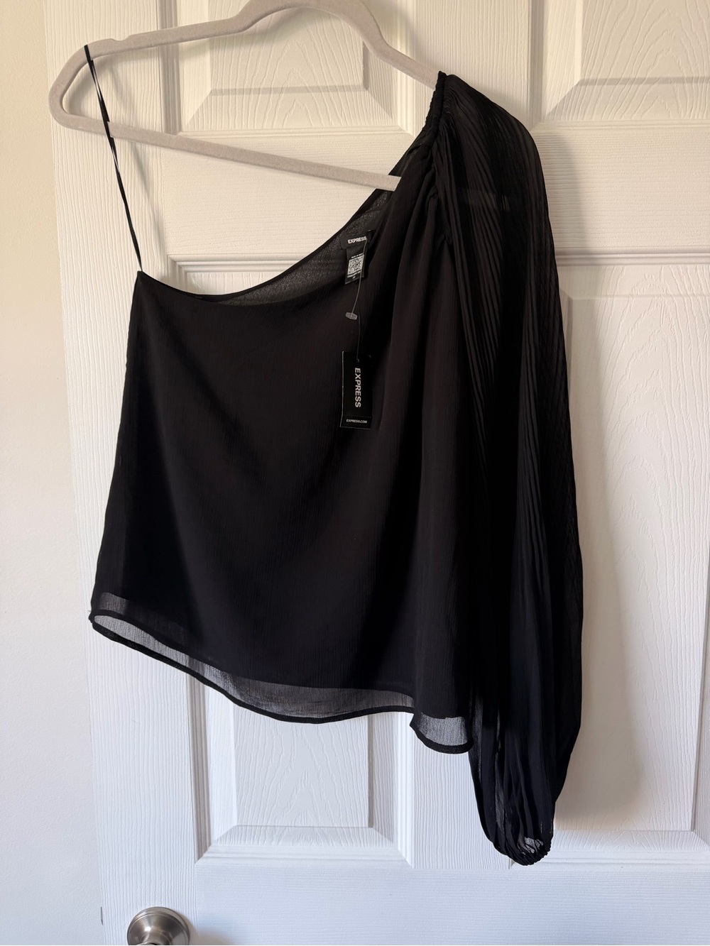 NWT Express Black One-Shoulder Pleated Sleeve shirt